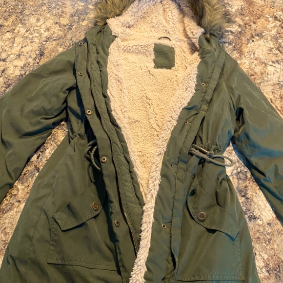Aeropostale winter Jacket. Size Large, hardly worn. Great condition - Picture 2 of 7